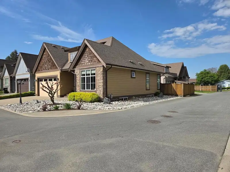 16 6110 MILLER DRIVE - photo 3 of 25