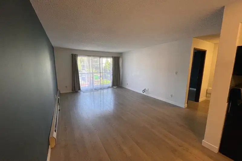 205 1515 E 5TH AVENUE - photo 2 of 16