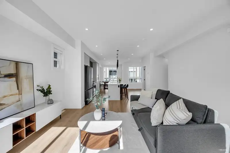 31 7670 207 STREET - photo 1 of 32