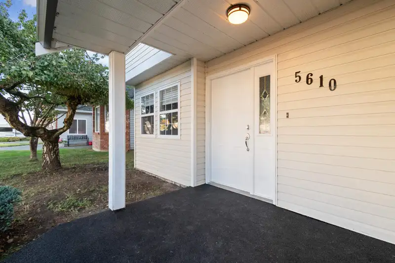 5610 JANIS STREET - photo 3 of 39