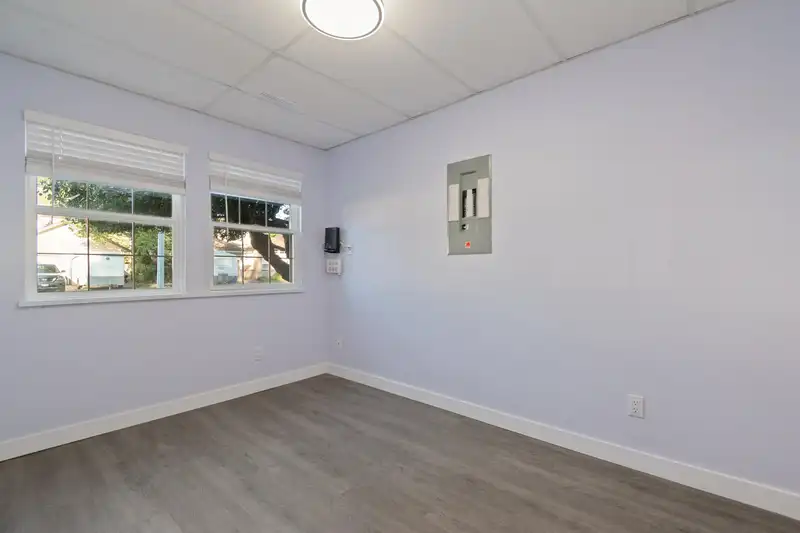 5610 JANIS STREET - photo 4 of 39