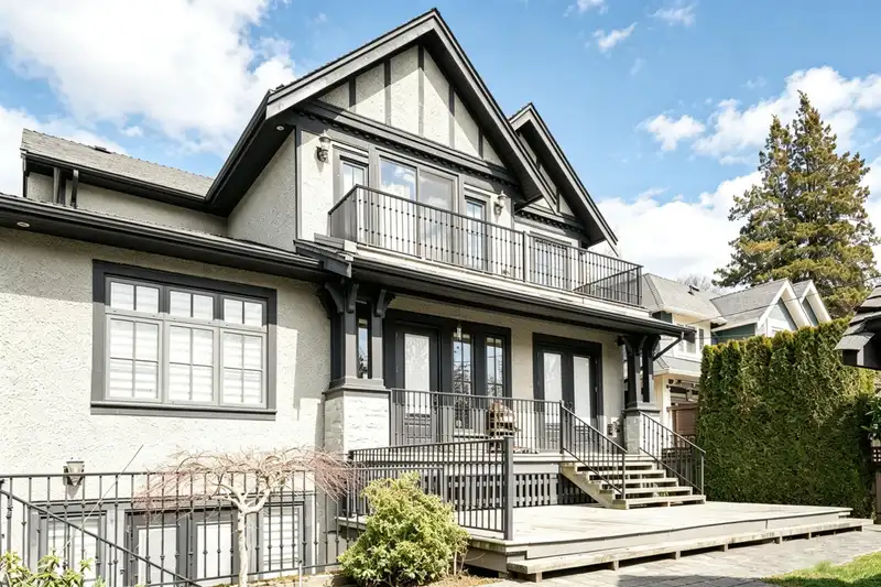 4056 W 30TH AVENUE - photo 4 of 28