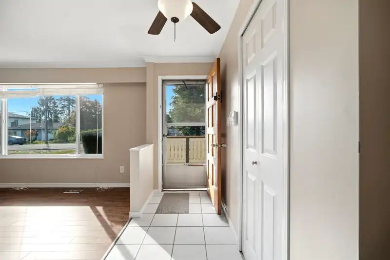 26981 28B AVENUE - photo 4 of 39