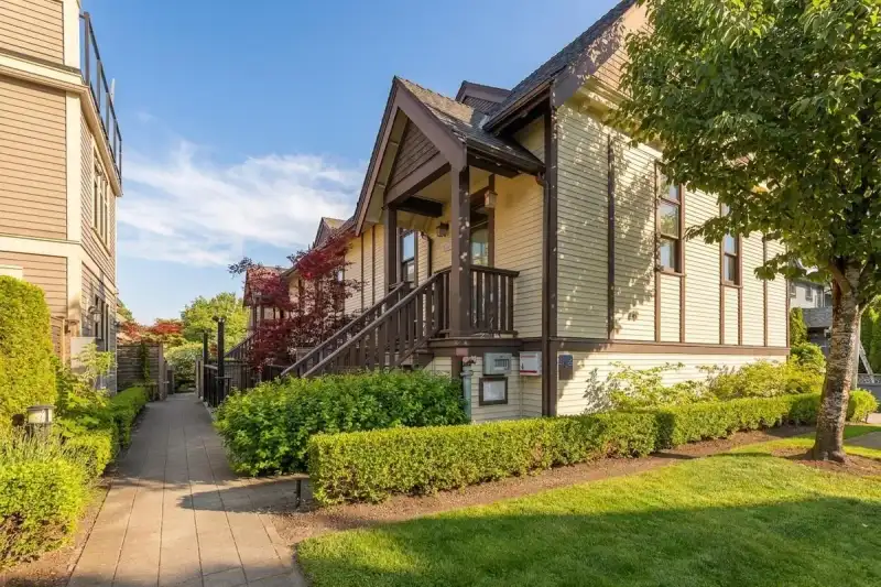 1077 SALSBURY DRIVE - photo 1 of 39