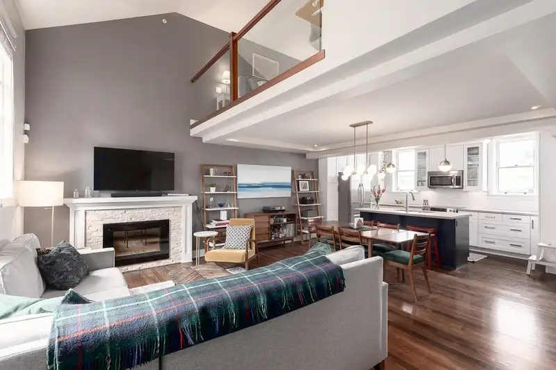 1077 SALSBURY DRIVE - photo 4 of 39