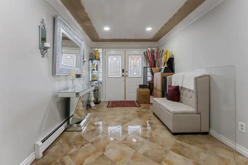 13166 73 AVENUE - photo 4 of 30