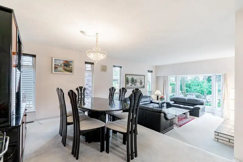 4470 ATLEE AVENUE - photo 4 of 40