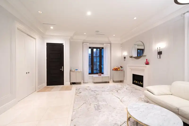 3739 W 24TH AVENUE - photo 4 of 40