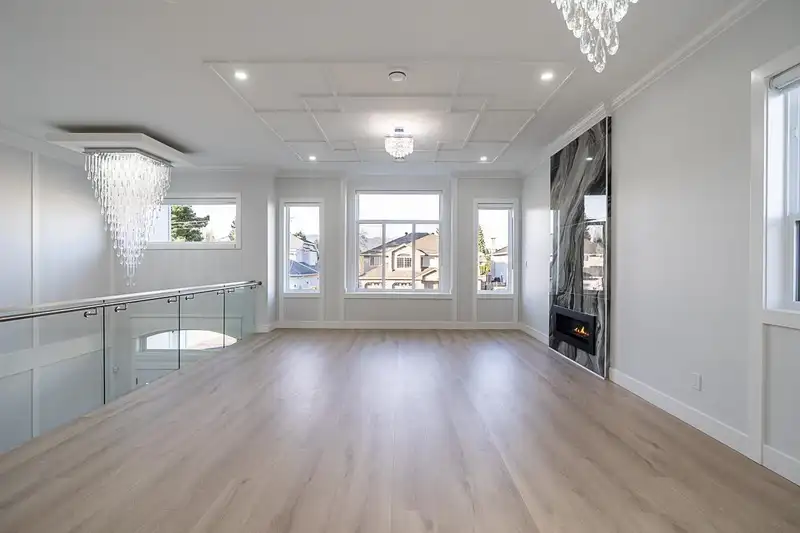 20290 TELEP AVENUE - photo 2 of 29