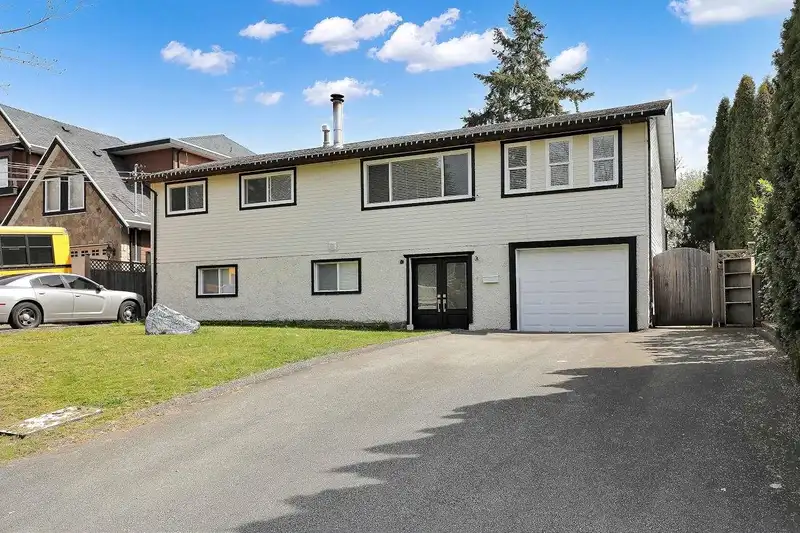 7436 118A STREET - photo 2 of 36