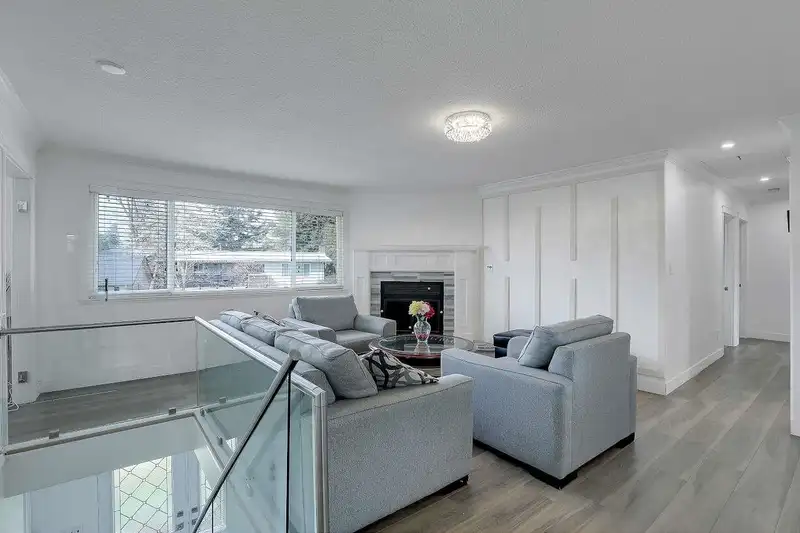 7436 118A STREET - photo 4 of 36