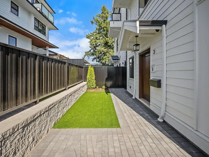 3 3786 PETER STREET - photo 2 of 38