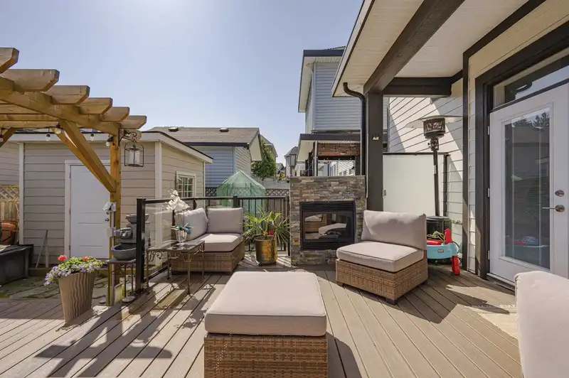 5876 139A STREET - photo 2 of 40