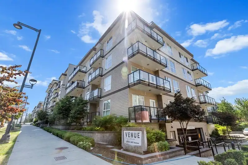 210 13768 108 AVENUE - photo 1 of 1
