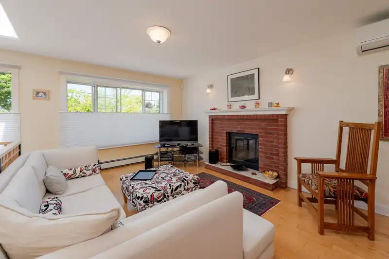4432 GRAVELEY STREET - photo 3 of 39