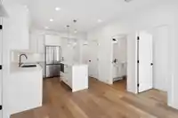 211 20282 72B AVENUE - thumbnail 6
