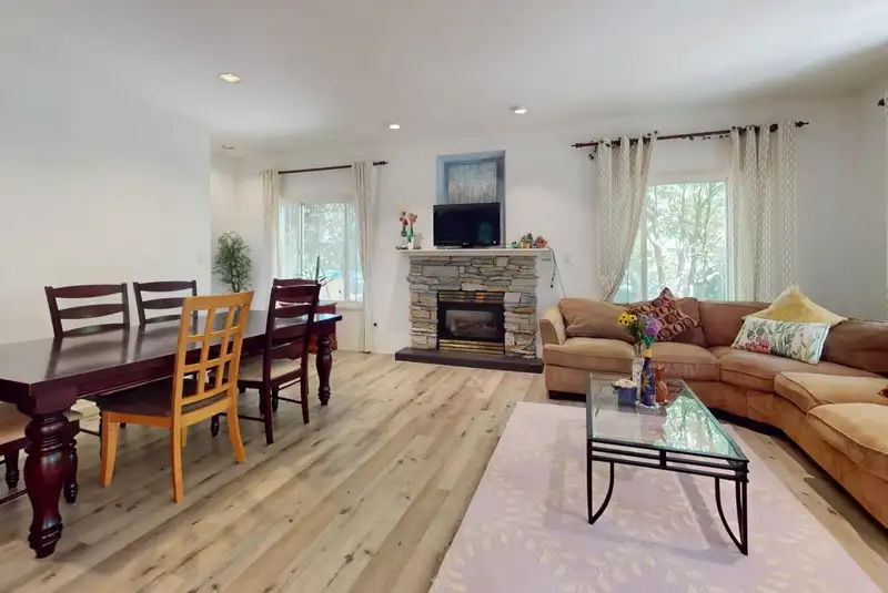 4425 HUDSON STREET - photo 3 of 32