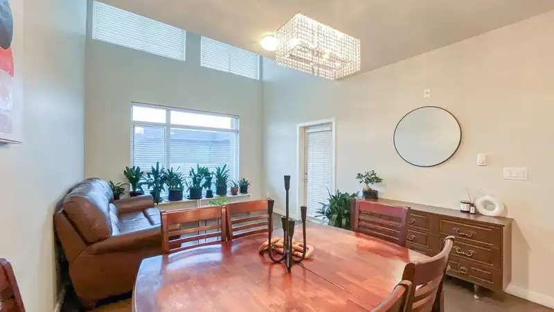 PH16 5288 GRIMMER STREET - photo 4 of 19
