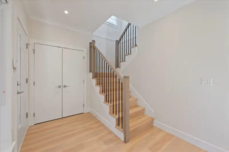 4852 SLOCAN STREET - photo 3 of 33