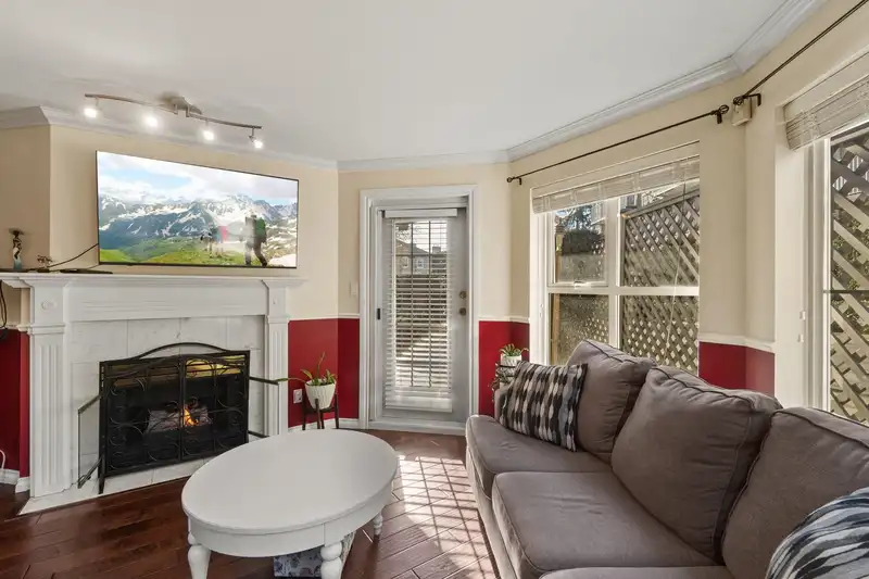 105 15110 108 AVENUE - photo 2 of 28