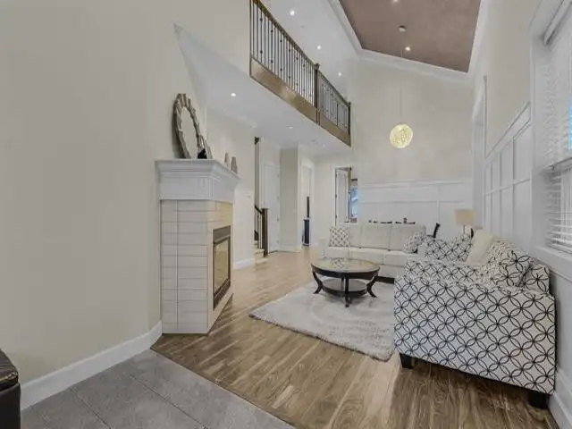 11923 92 AVENUE - photo 4 of 29