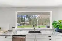 7025 HESSLEA CRESCENT - thumbnail 12