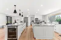 7025 HESSLEA CRESCENT - thumbnail 10