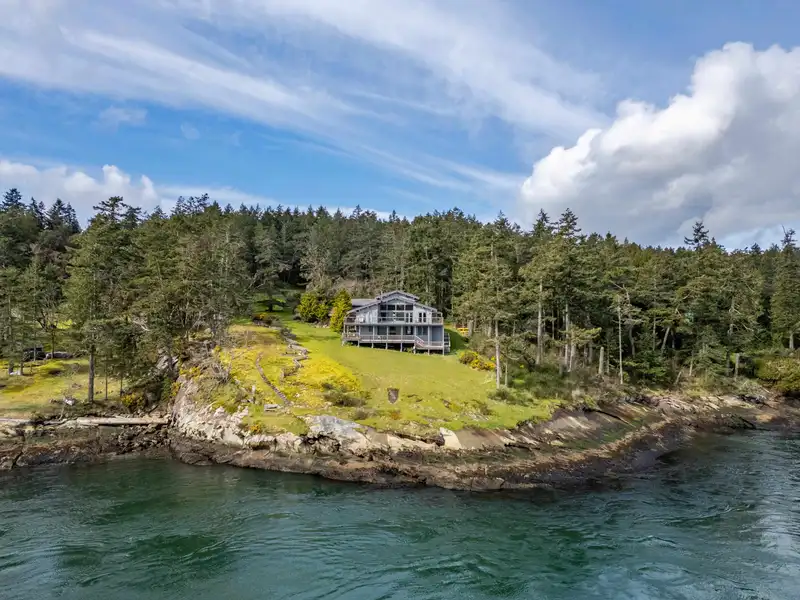 379 MARY ANN POINT ROAD - photo 3 of 40