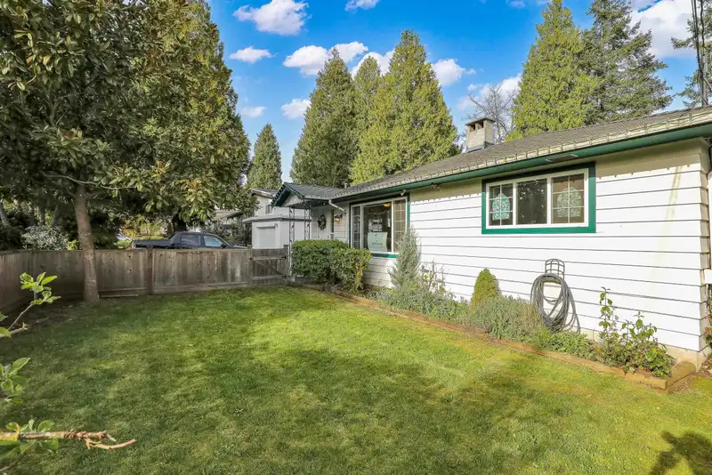 1554 STEVENS STREET - photo 3 of 31