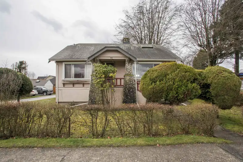 910 EIGHTH STREET - photo 1 of 31