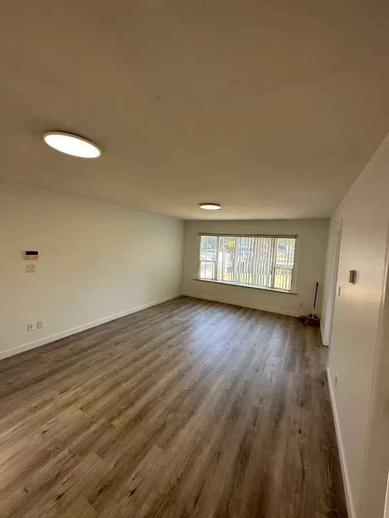 939 E 26TH AVENUE - photo 2 of 26