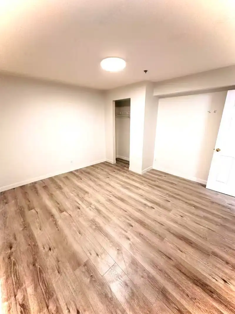 939 E 26TH AVENUE - photo 4 of 26