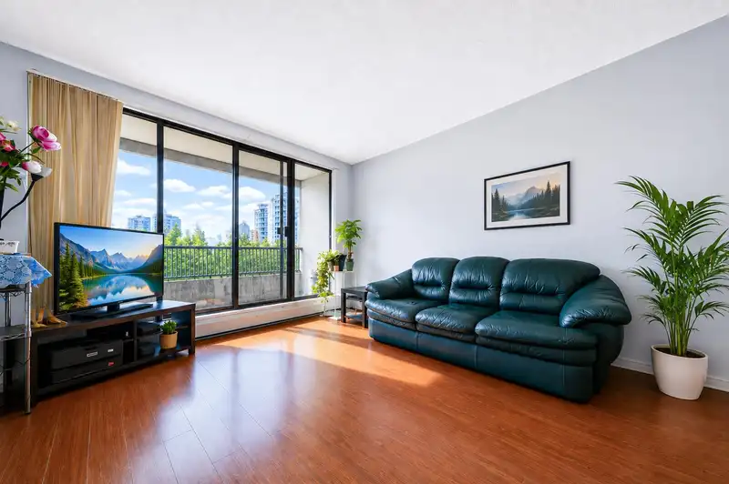 802 6595 WILLINGDON AVENUE - photo 4 of 17