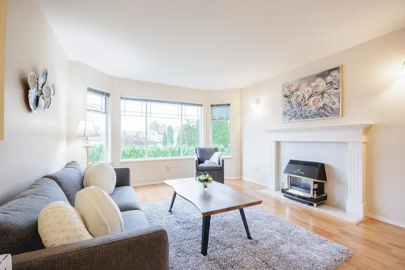 27166 33 AVENUE - photo 3 of 38
