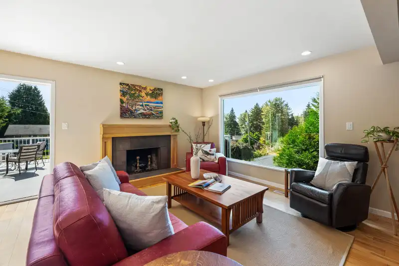 935 STARDALE AVENUE - photo 4 of 40