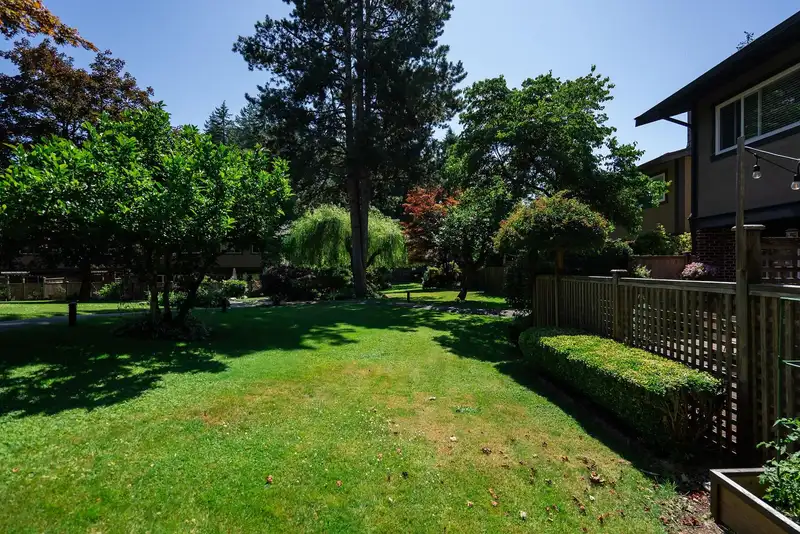 137 3300 CAPILANO ROAD - photo 4 of 39