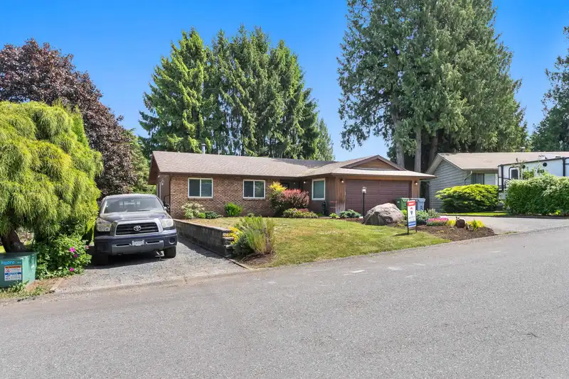34050 SHANNON DRIVE - photo 3 of 40