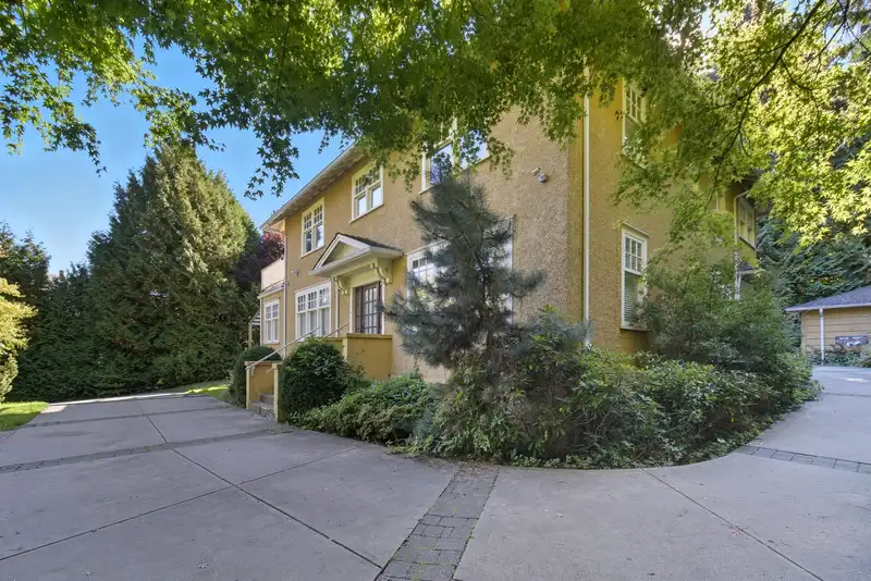 1350 W 15TH AVENUE - photo 4 of 40