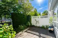 109 6588 SOUTHOAKS CRESCENT - thumbnail 4