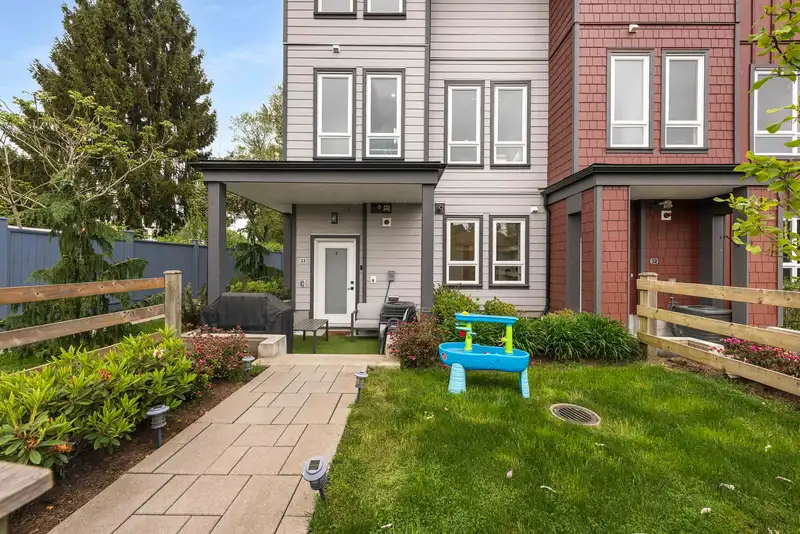 33 11851 232 STREET - photo 2 of 34