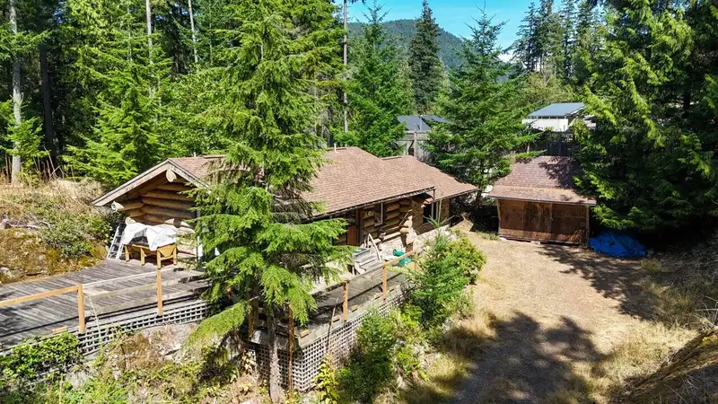 360 SALAL ROAD - photo 1 of 35