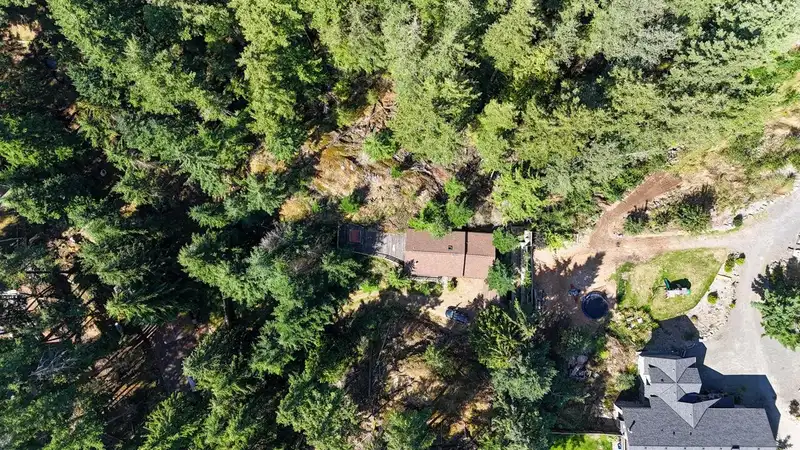 360 SALAL ROAD - photo 4 of 35