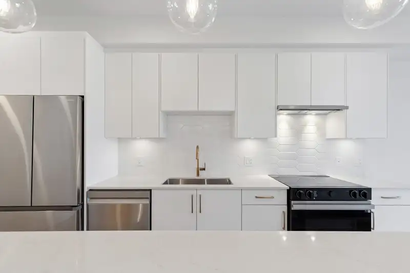 204 20286 72B AVENUE - photo 4 of 22