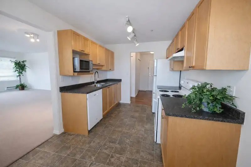 207 5450 208TH STREET - photo 4 of 21