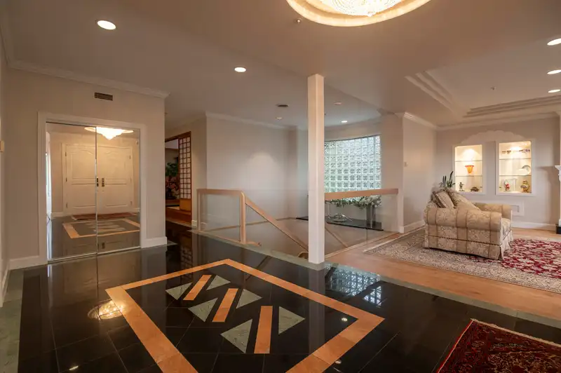 2572 WESTHILL CLOSE - photo 2 of 37