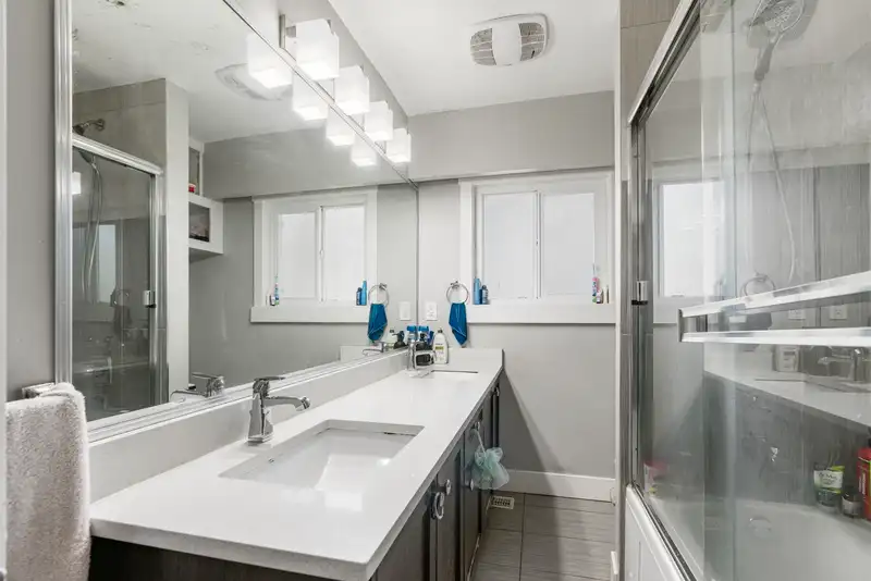 12847 106 AVENUE - photo 1 of 33