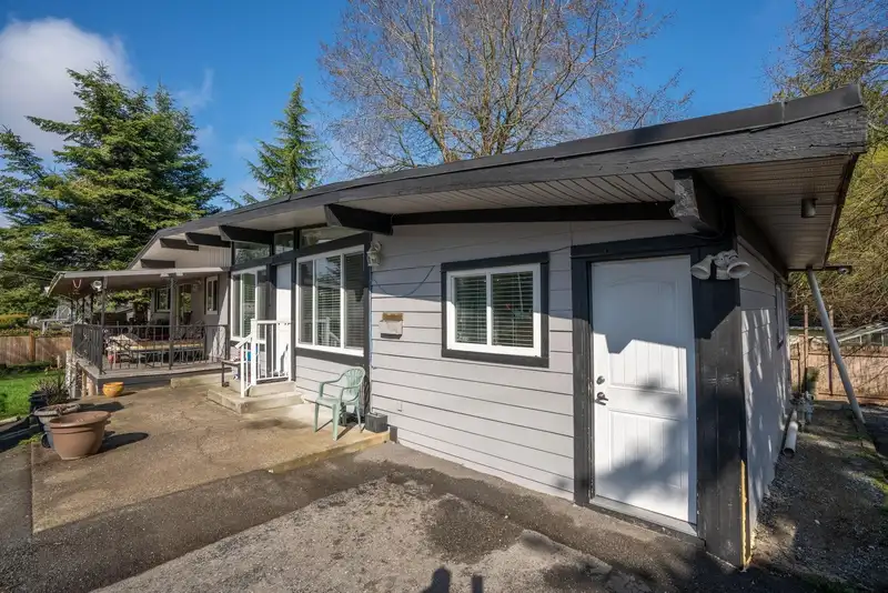 12847 106 AVENUE - photo 2 of 33