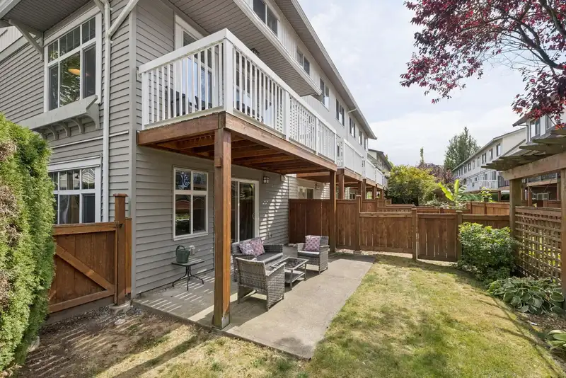 119 16177 83 AVENUE - photo 1 of 28