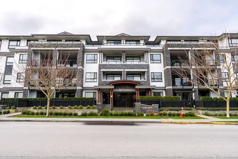 309 22087 49 AVENUE - photo 1 of 28