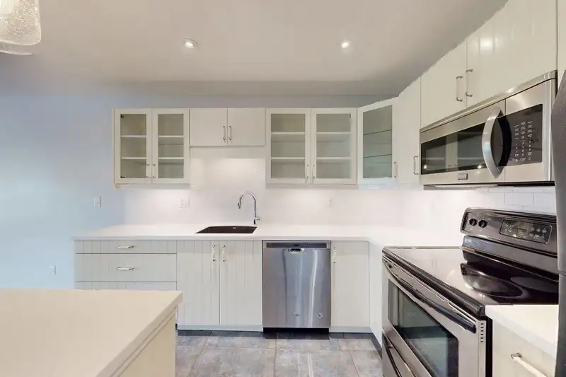 309 1520 VIDAL STREET - photo 3 of 30